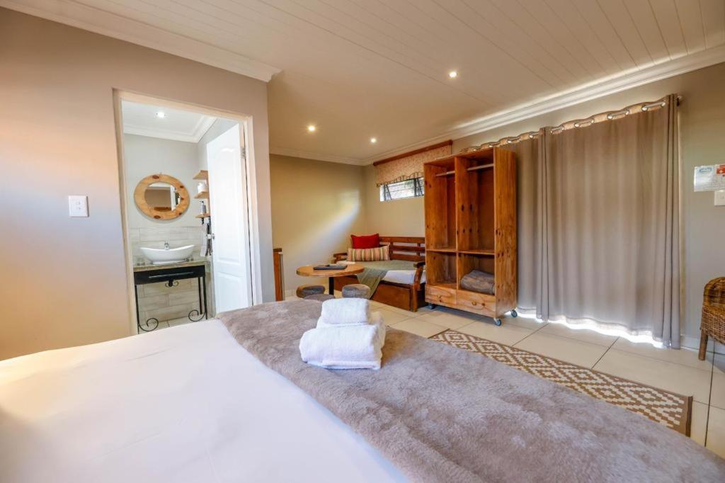 Touching Senses Garden Cottages Блумфонтейн Экстерьер фото