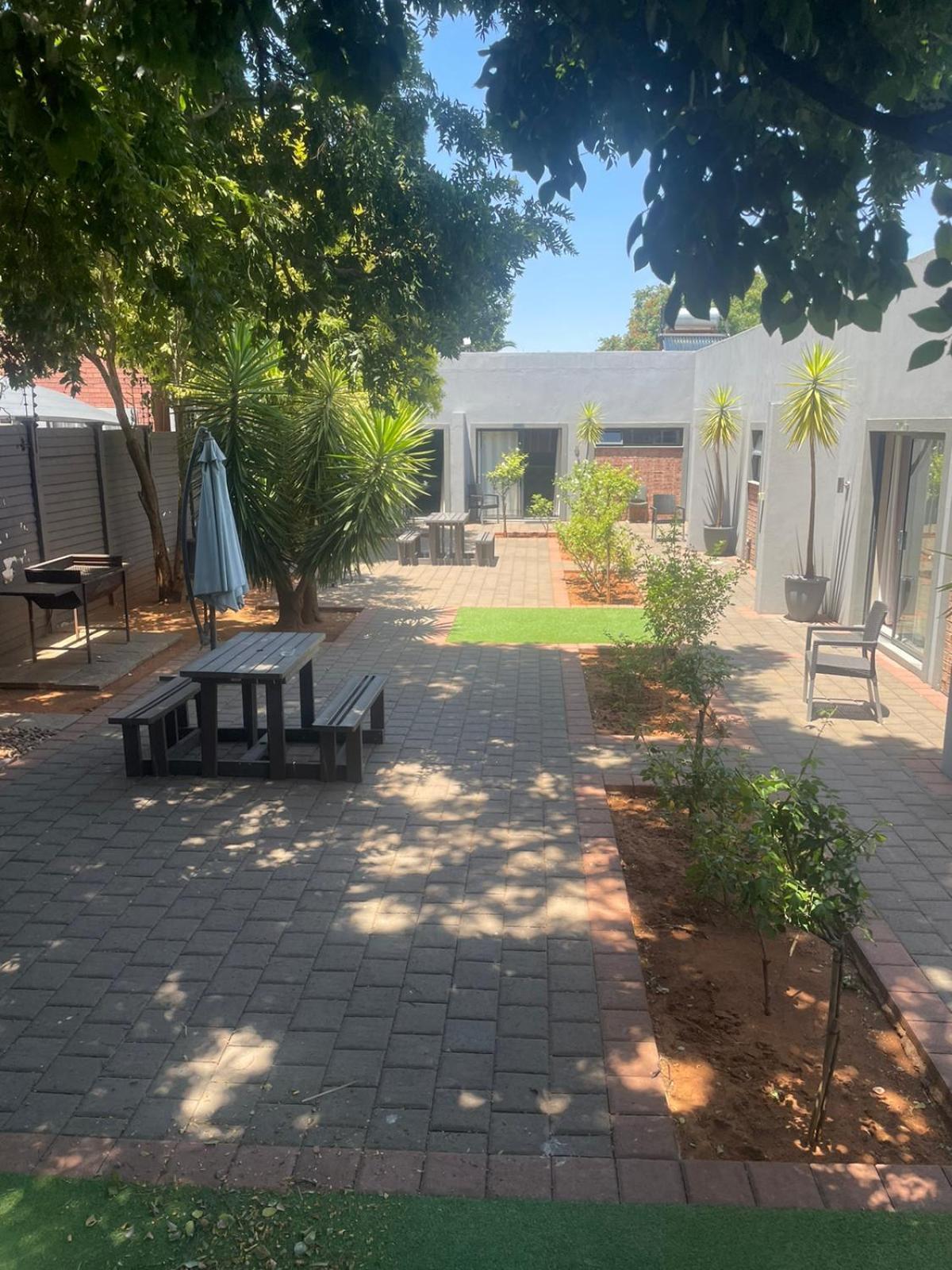 Touching Senses Garden Cottages Блумфонтейн Экстерьер фото